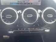 Mercedes-Benz GLA 180 Business Solution AMG *Automaat*Navi+Camera*Trekhaak*Stoelverwarming*Elekt. Achterklep.*1ste Eigenaar!