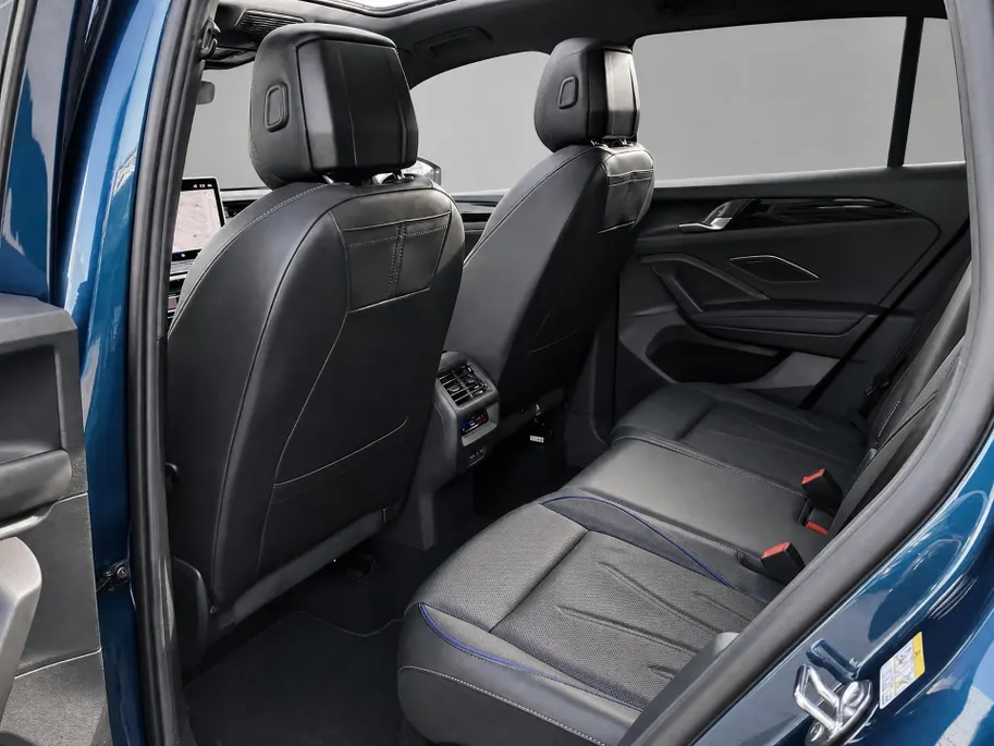 Volkswagen Tiguan 1.5eHybrid 200kW/272PK R-Line Black Style DSG · Panoramadak · Leder · Trekhaak · 360°Camera · Harman Kardon · Garantie t/m 09-01-2027