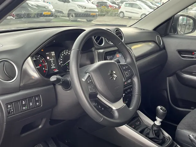 Suzuki Vitara 1.4 B.jet Style Smart Hybrid | Panoramadak | All Seasons