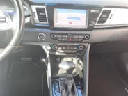 Kia Niro 1.6 GDi Hybrid ExecutiveLine Leer | Automaat | Trekhaak | Navi | Camera | Voorstoelen verwarmd |  stuur verwarmd | Cruise control adaptief