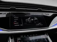 Audi Q7 55 TFSI e quattro Pro Line S 394 PK ·Leder bekleding · Assistentie. plus, remote park · Head-Up display · Glazen panorama dak · Bang & Olufsen