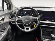 Kia Sportage 1.6 T-GDi MHEV DynamicLine | APPLE CARPLAY/ ANDROID AUTO | NAVI | DAB+ | CAMERA | HANDGESCHAKELD | ORIGINEEL NL | 150PK | 1.650KG TREKGEWICHT | NETTE AUTO |