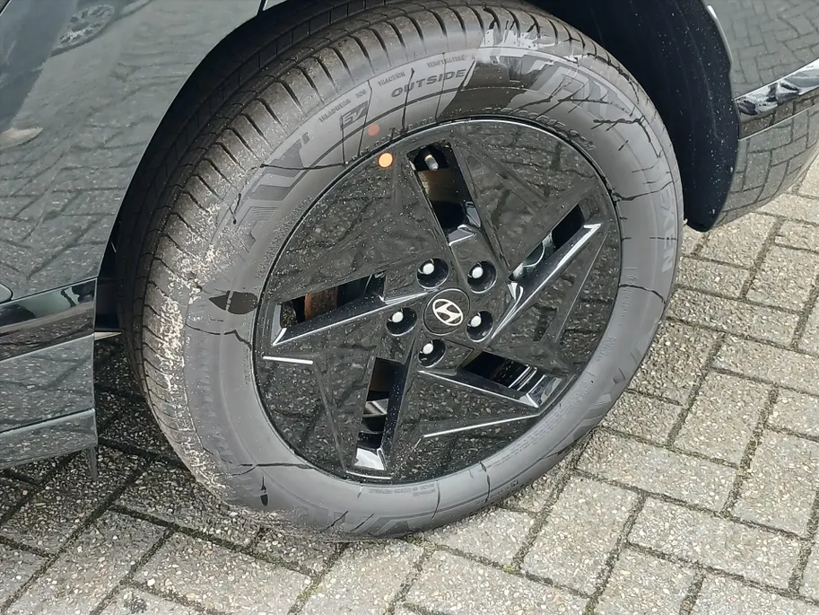 Hyundai Kona 64,8 kWh 204pk Pure Edition / Voorraad deal