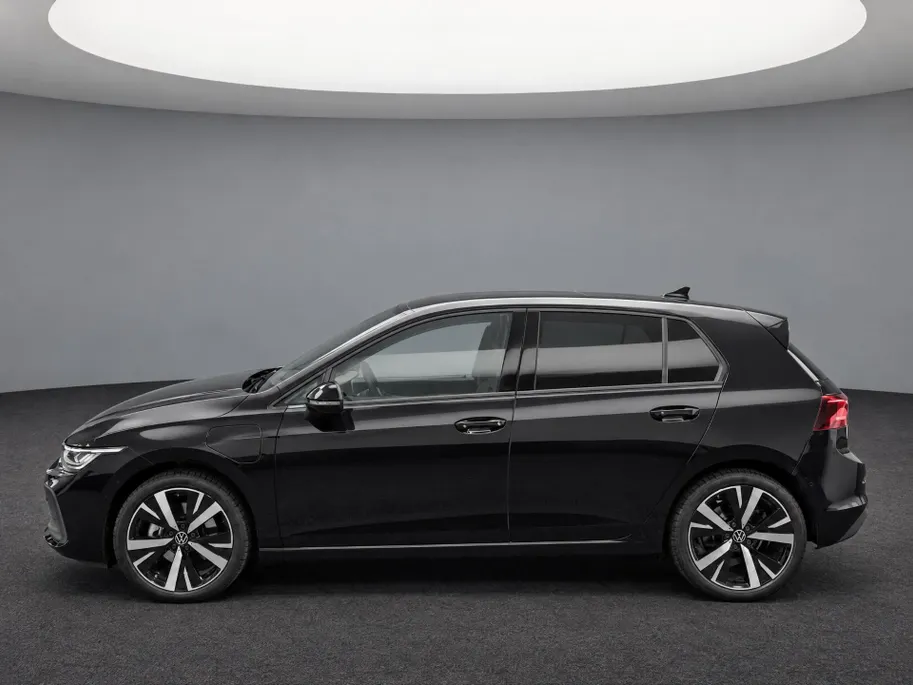 Volkswagen Golf 1.5 204pk DSG eHybrid Life Edition · Camera · Apple/Android Car Play · Dodehoek Detectie · Keyless · Alarm · 18'' Inch · Stoelverwarming ·  Garantie t/m 13-04-2030 of 100.000km