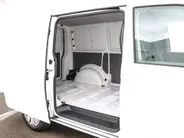 Volkswagen Bedrijfswagens Transporter 2.0 TDI 150pk DSG L1H1 28 · Apple/Android Car Play · Afneembare Trekhaak · Cruise Control · Airco · Navigatie · Parkeersensoren ·