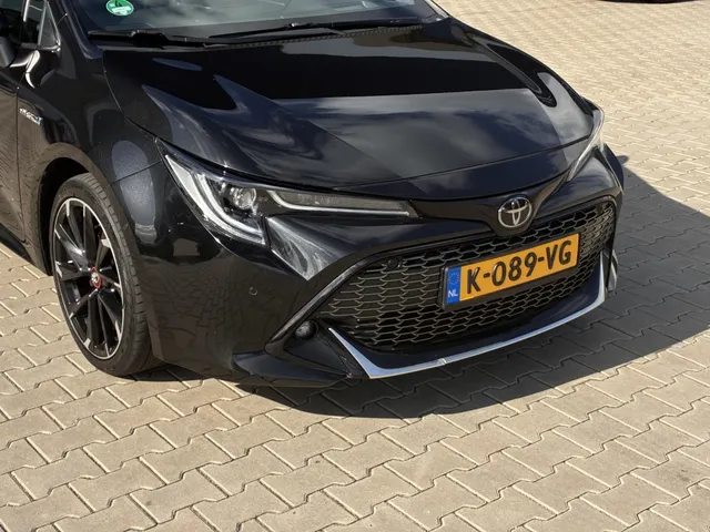 Toyota Corolla Touring Sports 2.0 Hybrid GR-Sport | Panoramadak | JBL | Trekhaak