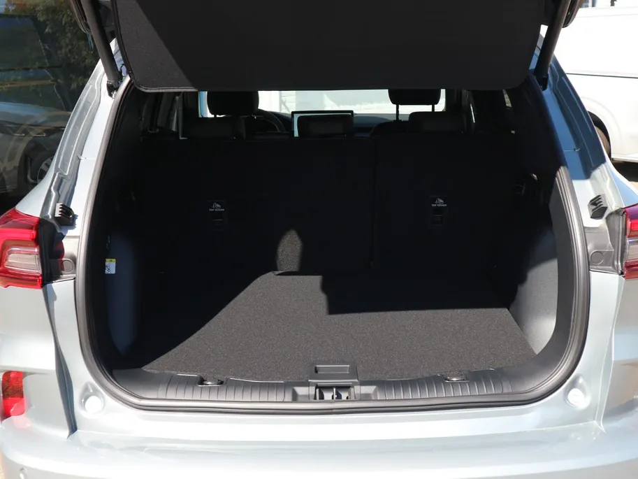 Ford Kuga 2.5 PHEV ST-Line X 243pk | Trekhaak wegklapbaar | Adaptieve LED verlichting | All-Wheater banden