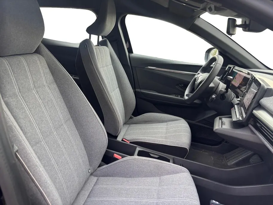 Renault Megane E-Tech comfort range Evolution 60 kWh NAVI AIRCO CRUISE CONTROLE APPLE CARPLAY ANDROID AUTO ADAPTIEVE CRUISE CONTROLE 20INCH VELGEN ZEER MOOIE AUTO