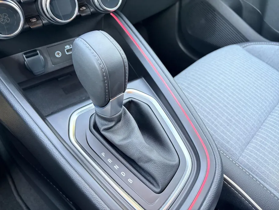 Renault Clio 1.6 E-Tech Full Hybrid 145 techno Apple Carplay/Android Auto , navi , camera , tel , lm velgen , parkeersensoren .
