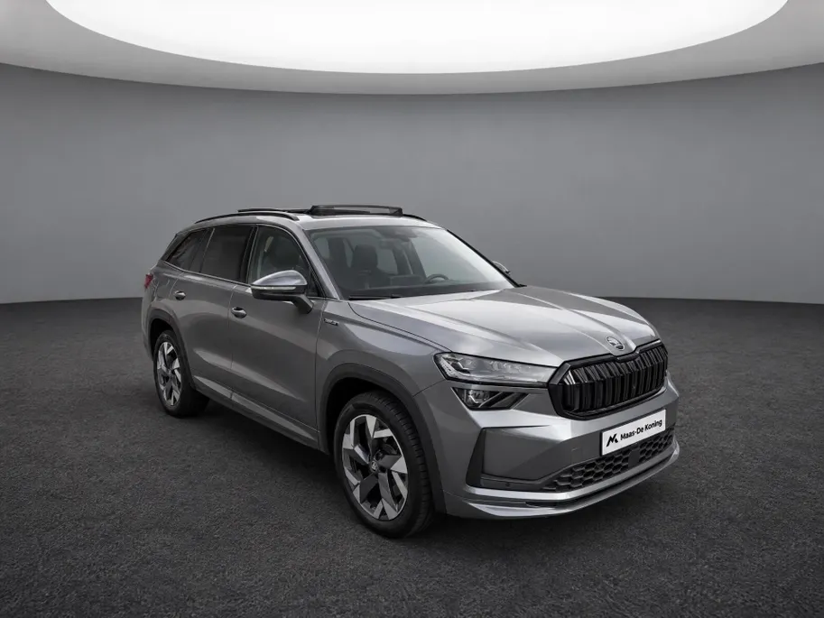 Škoda Kodiaq 1.5 TSI 204pk DSG PHEV Sportline Business · Panoramadak · Wegklapbare Trekhaak · Camera · Elek. Voorstoel · P-Sensoren · 19'' Inch · Garantie t/m 29-06-2030 of 100.000km
