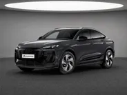Audi Q6 e-tron Sportback S edition 83 kWh 252 PK · Glazen panoramadak · Trekhaak elek. wegklapbaar · Optiekpakket zwart