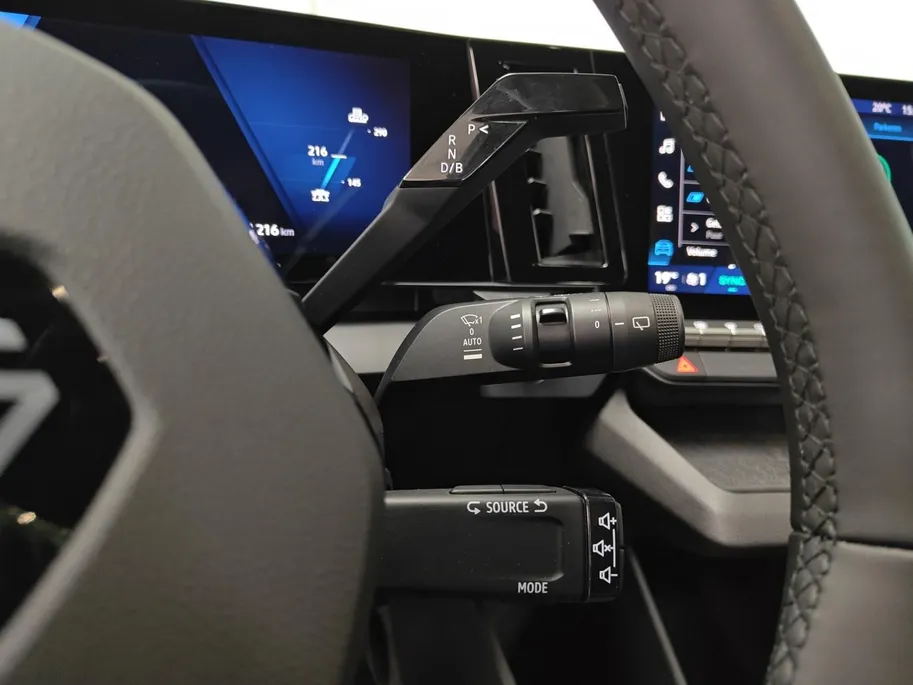 Renault Megane E-Tech comfort range Evolution 60 kWh AUTOMAAT NAVI AIRCO CAMERA CRUISE CONTROLE WARMTEPOMP APPLE CARPLAY ANDROID AUTO ZEER MOOIE AUTO