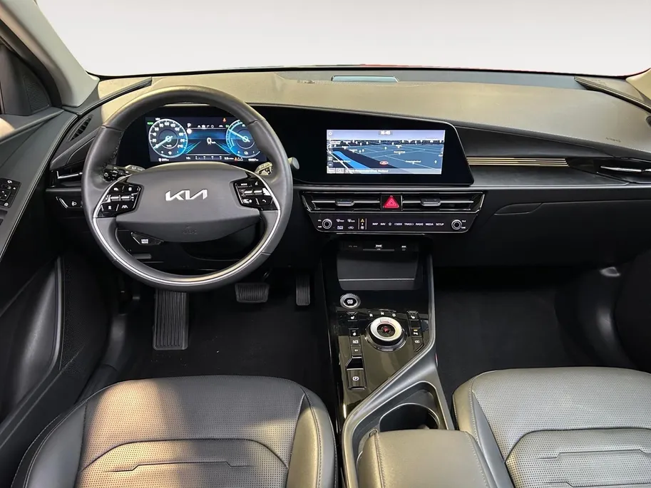 Kia Niro 1.6 GDi PHEV DynamicPlusLine | Apple Carplay / Android Auto | Navigatiesysteem | Stoel  + Stuurverwarming | Elektrisch Schuif / Kanteldak | Licht + Regensensor | Parkeersensoren Voor + Achter | ParkeerCamera  Achter | Elektrisch Bedienbare Achterklep | 18