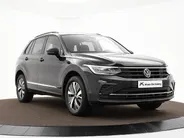 Volkswagen Tiguan 1.4 TSI eHybrid 245pk DSG Life Business · Camera · Inklap. Trekhaak · Stuur- & Stoelverwarming · Parkeerassistent · Apple/Android Car Play ·