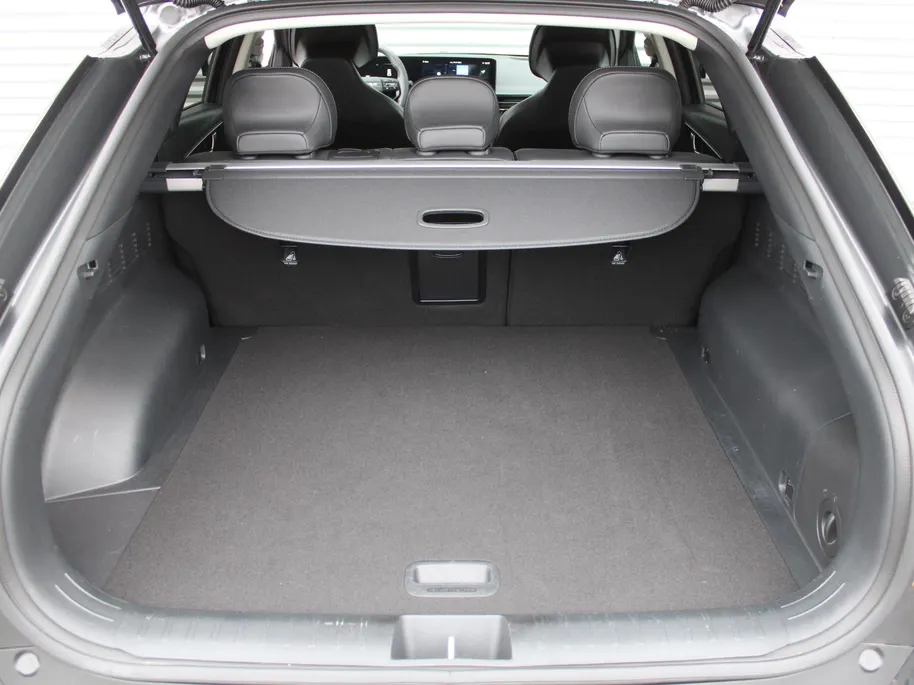 Kia EV6 Light Edition 63 kWh | Stuur-/stoelverwarming | Camera | 19' LM | LED | Adap. Cruise | Clima | Draadloze telefoonlader | 17% bijtelling |
