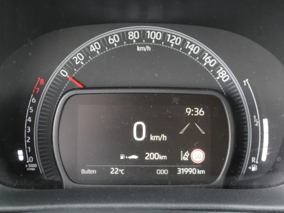 Toyota Aygo X 1.0 VVT-i MT Play | All season 17' | Apple carplay/Android auto | Cruise | Airco | Camera |