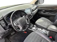 Mitsubishi Outlander 2.4 PHEV Intense Apple Carplay/Android Auto , electronic climate controle , leder , stoelverwarming , lm velgen , cruise , trekhaak .