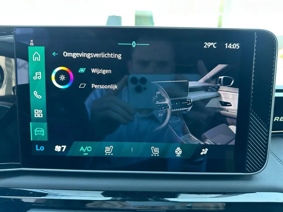 Renault 4 comfort range iconic 52 kWh | Stuur- & Stoelverwarming | Sfeerverlichting | Apple Carplay & Android Auto | Harman & Kardon Audio | Camera | Navigatie | Parkeersensoren | Rijdende Demo | Beschikbaar vanaf November 2026