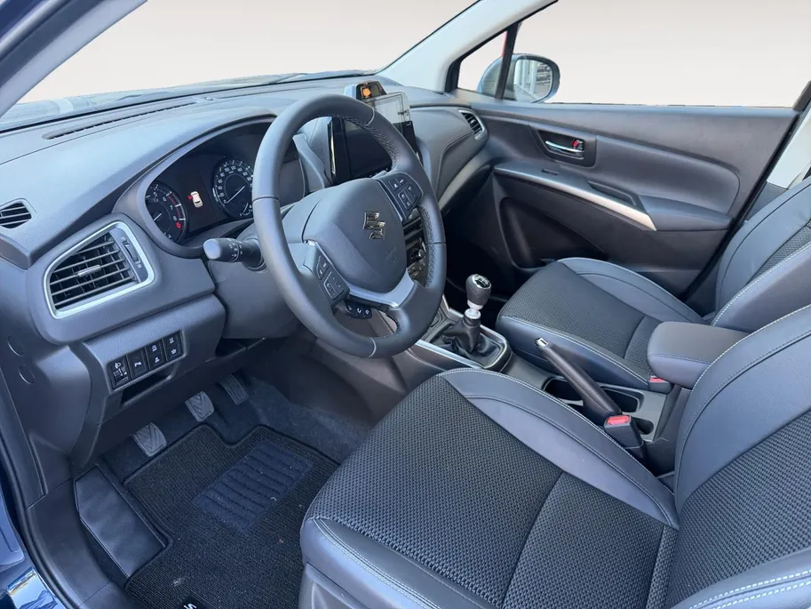 Suzuki S-Cross 1.4 Boosterjet Style Smart Hybrid | Demo Deal | 360 Camera | Hoge Zit | Stoelverwarming | Adaptive Cruise Control | Apple Carplay | Android Auto | Navigatie |