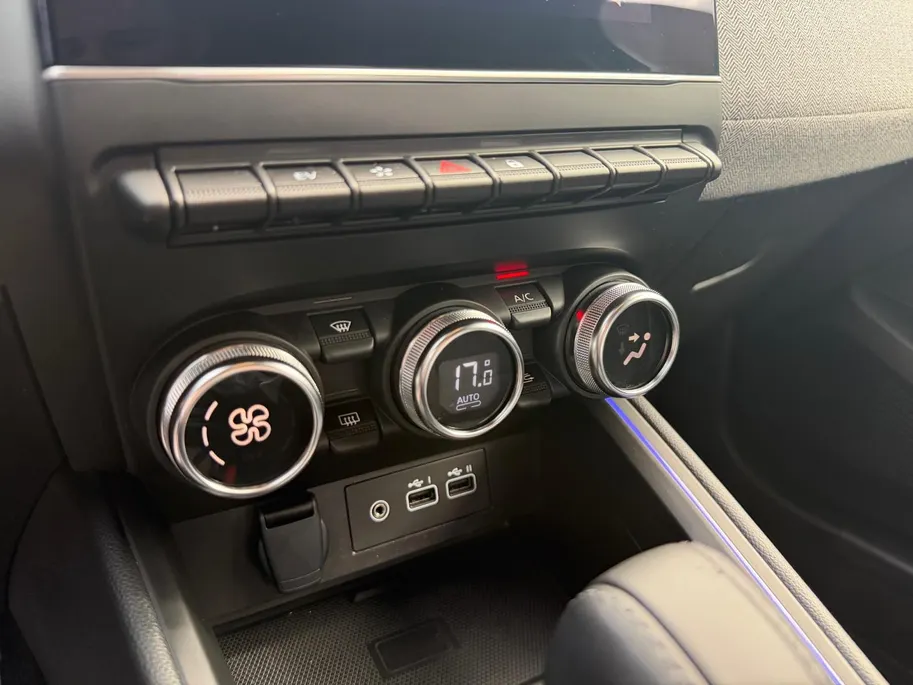 Renault Clio 1.6 E-Tech Full Hybrid 145 techno | Automaat | Apple Carplay & Android Auto | Cruise & Climate Control | LMV | Camera | Parkeersensoren | 12 Maanden BOVAG Garantie