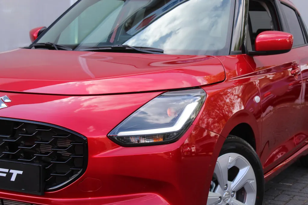 Suzuki Swift 1.2 Select Automaat | Actiekorting €2200,- | Private Lease Vanaf 299,- p/m | Beperkte Voorraad | Apple/Android Carplay | Lederen stuurwiel | Stoelverwarming |