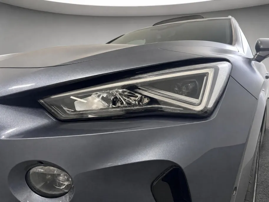 CUPRA Formentor 1.4 TSI 204pk DSG e-Hybrid Essential Limited · Panoramadak · Camera · Elek. Achterklep · Stuur- & Stoelverwarming · Keyless · Elek. Bestuurdersstoel + Geheugen ·