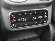Mercedes-Benz GLC 300e 4MATIC AMG Line | 360 Camera | Schuifdak | Cruise adapt. | 20' LM | HUD | Treeplanken | Dodehoek detectie | Stoelverwarming + geheugen | BTW auto |