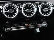 Mercedes-Benz CLA 200 Business Solution AMG