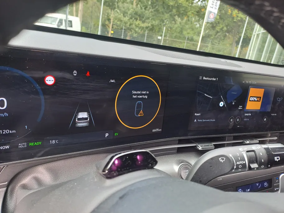 Hyundai Kona 1.6 GDI HEV Comfort Smart AUTOMAAT | Trekhaak | Stoel/Stuur verwarming | Camera | Navigatie | Adaptieve Cruise | Apple Carplay/Android Auto | Hybride