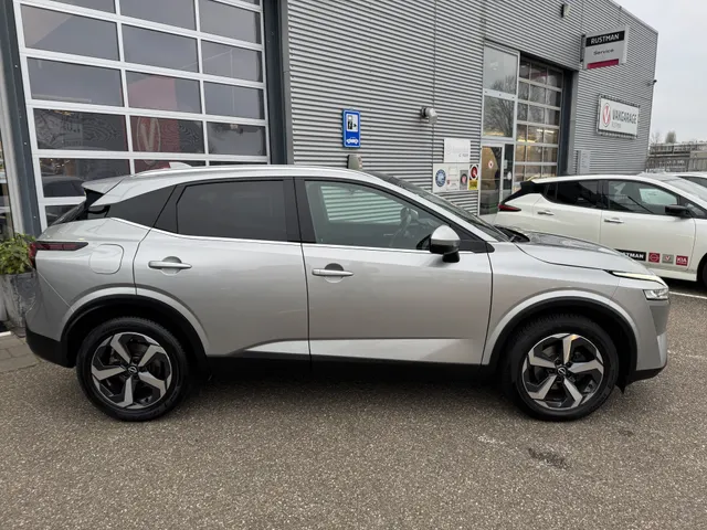 Nissan QASHQAI 1.3 MHEV Xtronic N-Connecta Panodak