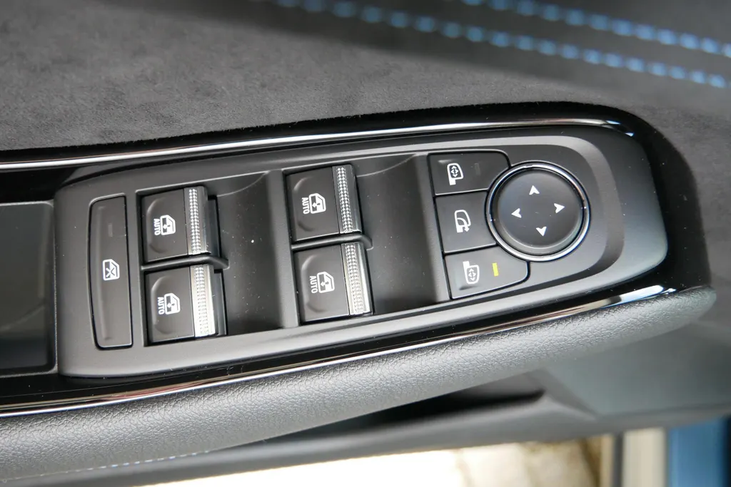 Renault Austral 1.2 E-Tech full hybrid 200 esprit Alpine | €4.000 KORTING | Uit voorraad leverbaar op=op | 5 jaar garantie | Pack Light & Sound | Pack Privilege