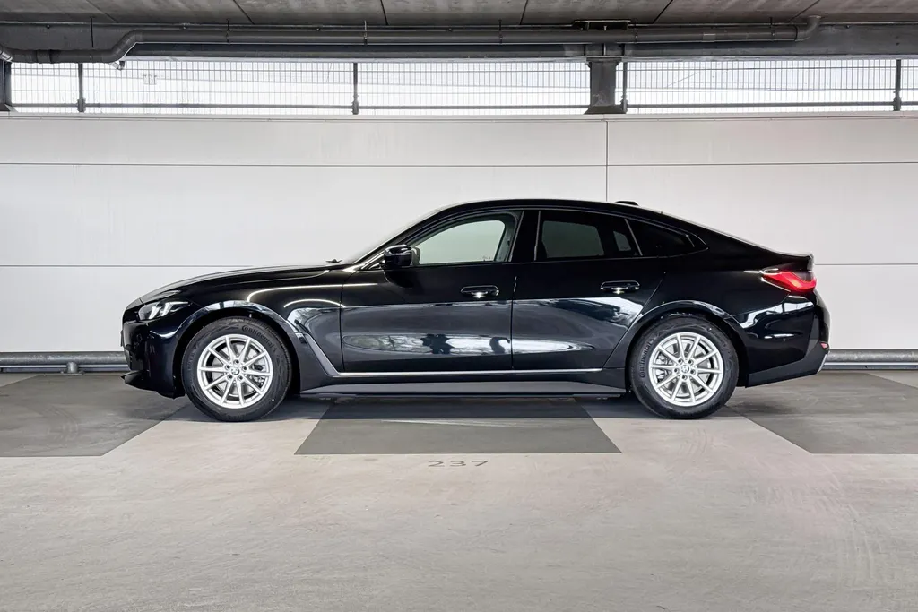 BMW i4 eDrive35 70 kWh