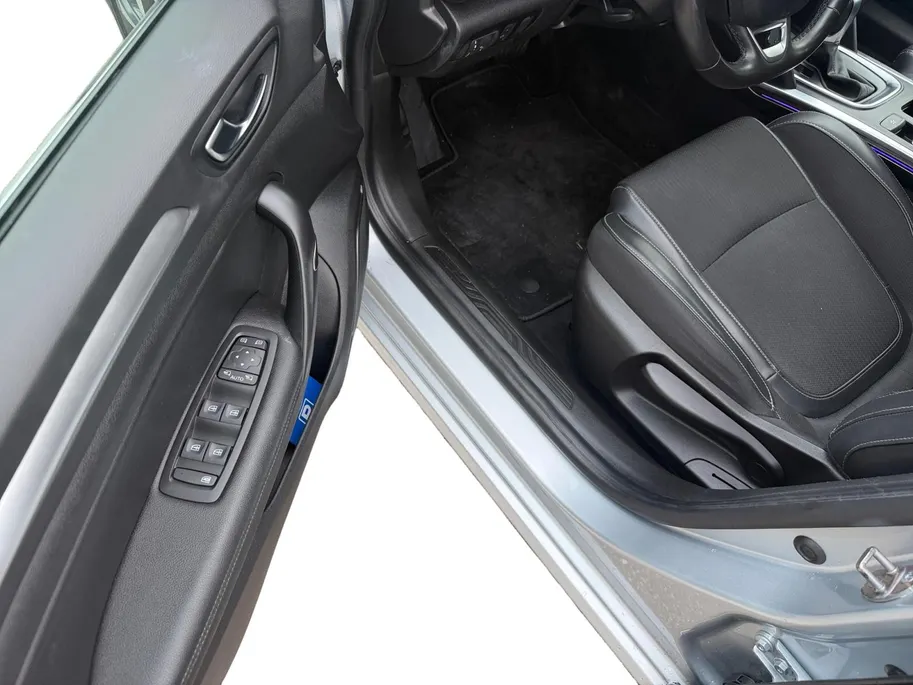 Renault Mégane Estate 1.3 TCe 140 Techno | Automaat | Trekhaak | Camera | Parkeersensoren | Stoel & Stuurverwarming | Apple Carplay & Android Auto | Navigatie | Cruise & Climate Control | 12 Maanden BOVAG Garantie