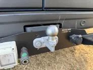 Renault Master T35 2.3 dCi 135 L3H2 Work Edition | Camper Edition | Motorsport Edition | Thule Omnistor Luifel | Airco in Leefruimte | TV | Koelkast | Magnetron | Volledig Bed | 2 Lederen Stoelen | DAB | LED Verlichting Leefruimte |