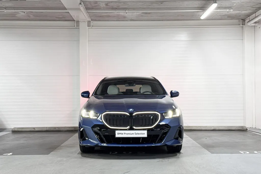 BMW i5 Touring eDrive40