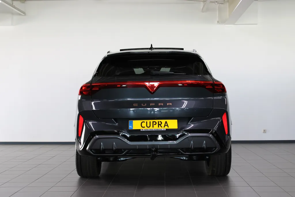 CUPRA Terramar 1.5 TSI e-Hybrid Business / Trekhaak / Pan. dak / Stoel + Stuur verw. /
