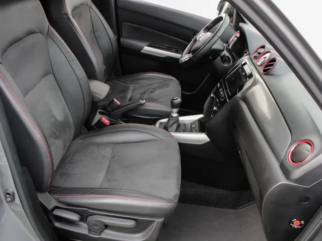 Suzuki Vitara 1.4 S | Navi | Adap. Cruise | Camera | Lm-Velgen | Trekhaak