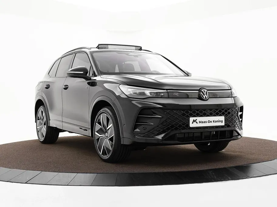 Volkswagen Tiguan R-Line Edition 1.5 eHybrid 204 PK 6 versn. DSG · Black Style Pakket · Panoramaschuif-kanteldak · Comfort Pakket Plus · Interieur Style Pakket · Prijs is inclusief inruilpremie ·