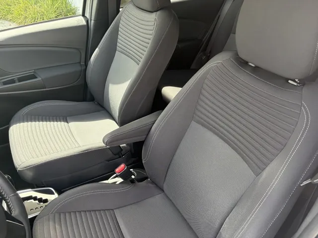Toyota Yaris 1.5 Hybrid Bi-Tone | Navigatie | Trekhaak