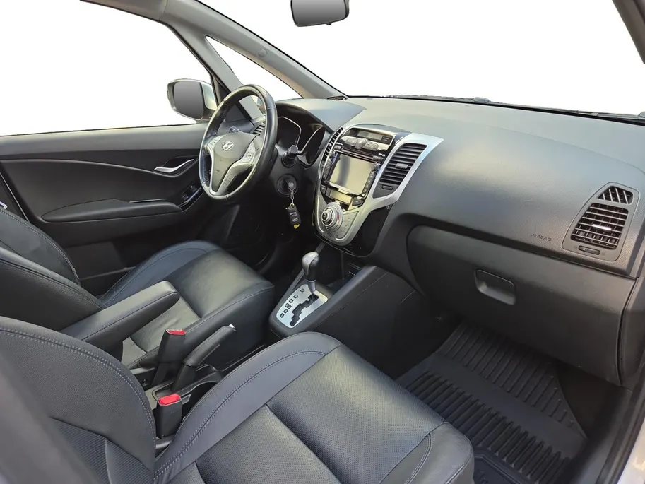 Hyundai ix20 1.6i i-Catcher Automaat | Panorama Dak | Camera | Navigatie | Metallic lak | Bovag garantie | Lage km stand | NAP