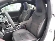 Mercedes-Benz CLA 200 AMG Line l Panoramadak l Stoelverwarming l Carplay
