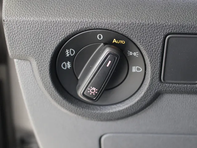 Volkswagen T-Cross 1.5 TSI DSG R-Line | Navigatie | PDC | 18 inch LM | Stoelverw.