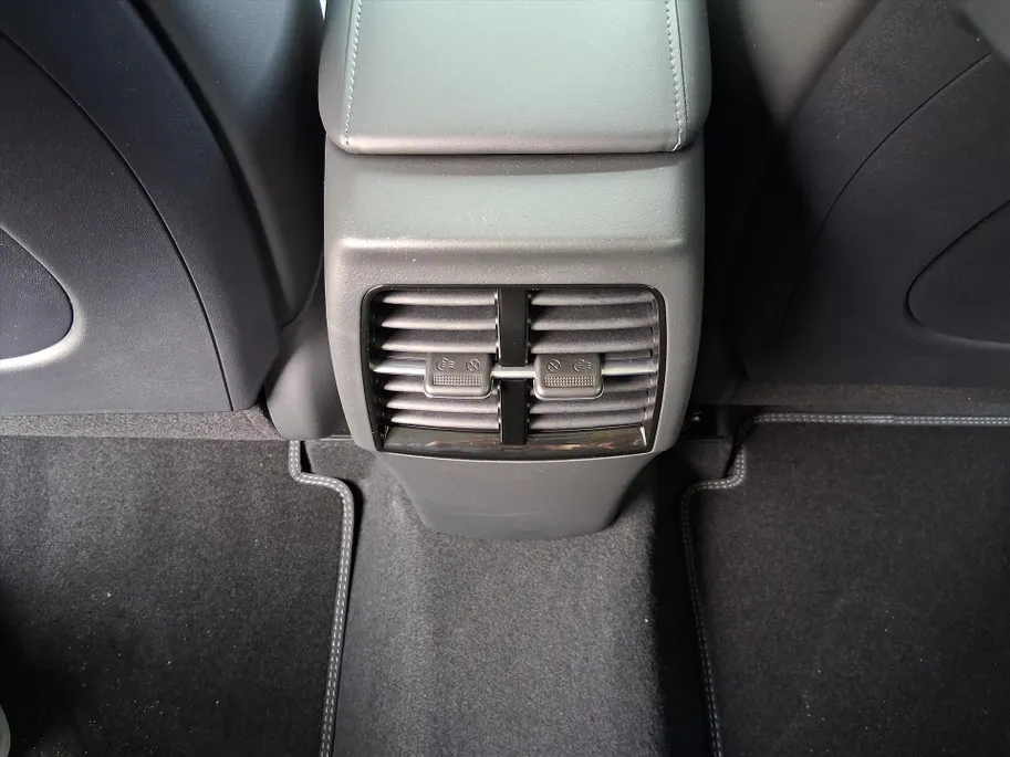 Kia Niro 1.6 GDi Hybrid DynamicLine |Demo