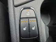 Kia Niro 1.6i Hybrid DynamicPlusLine Dealer onderhouden | Trekhaak | Stoel/stuurverwarming | Dodehoek detectie | Leder | Camera | Carplay & Android | Cruise Control Adaptief | Fabrieksgarantie t/m 23-9-2027 | NAP