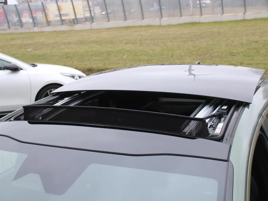 Kia Ceed 1.5 T-GDi GT-Line | Stuur-/stoelverwarming | Schuifdak | Cruise adapt. | Camera | 17' LM | LED | Dodehoek sensor | Draadloze lader |