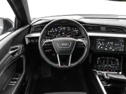 Audi e-tron 55 408pk Quattro S edition 95 kWh · SOH 95,6% · Panoramadak · 360 Camera · B&O Audio · Stoelverwarming · Luchtvering · 21'' Inch ·