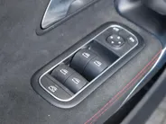 Mercedes-Benz CLA 250 e Premium Plus l Carplay l Privacy glass l Stoelverwarming