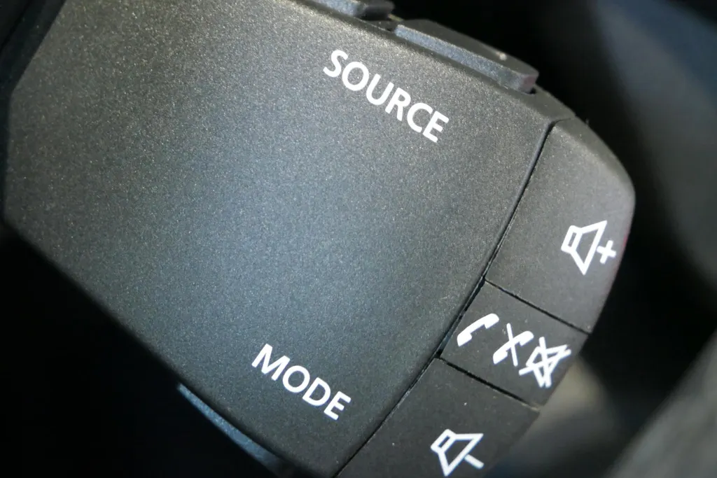 Dacia Sandero 1.0 TCe 90 Journey *Navi via Carplay*Camera*Climate Control*Parkeersensoren*Keyless Entry*Zeer nette auto!