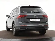 Volkswagen Tiguan 1.4 TSI 245pk DSG eHybrid Life Business · Apple/Android Car Play · Wegklapbare Trekhaak · Navigatie · P-Sensoren · Stoel-& Stuurverwarming · 17'' Inch ·