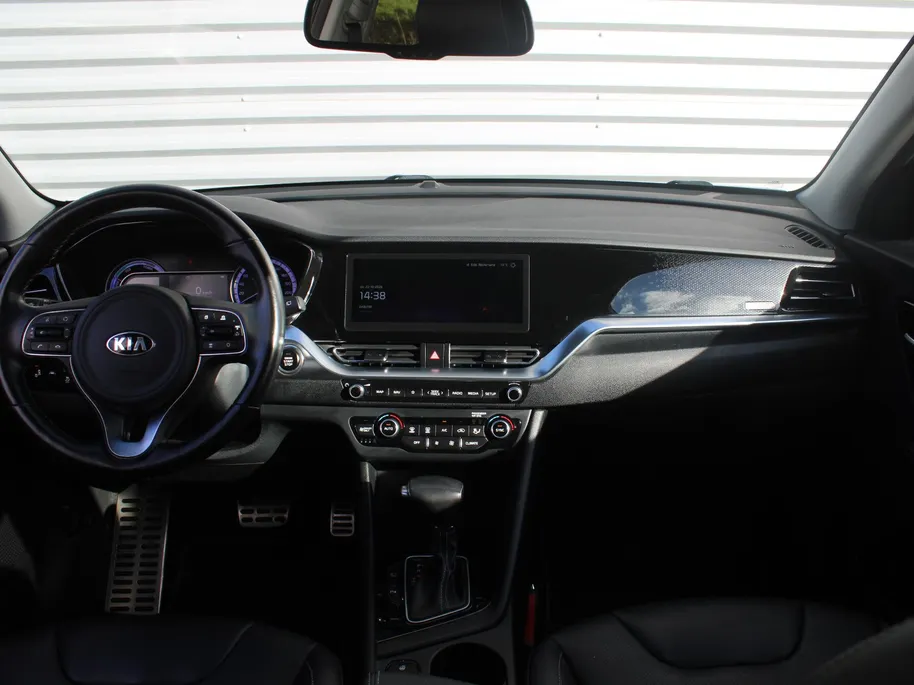 Kia Niro 1.6 GDi Hybrid DynamicPlusLine | Stuur-/stoelverwarming | Camera | Leer | Navi | Clima | Cruise adapt. | LED | Keyless | 16' LM |